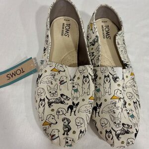 TOMS Women’s Belmont White Office Dogs Print Flat Shoes Slip On Size 10 NEW